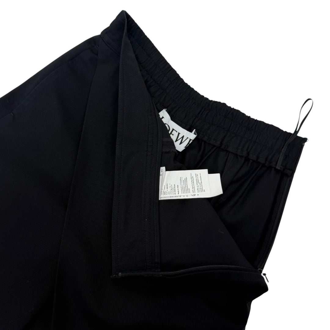 Great LOEWE Pants Anagram leather patch, wrap-style design, cropped. black XS