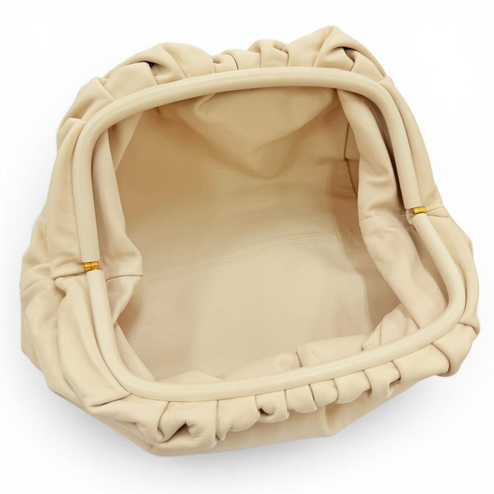 Great BOTTEGAVENETA Clutch bag The pouch Ivory Calf leather Women 576227