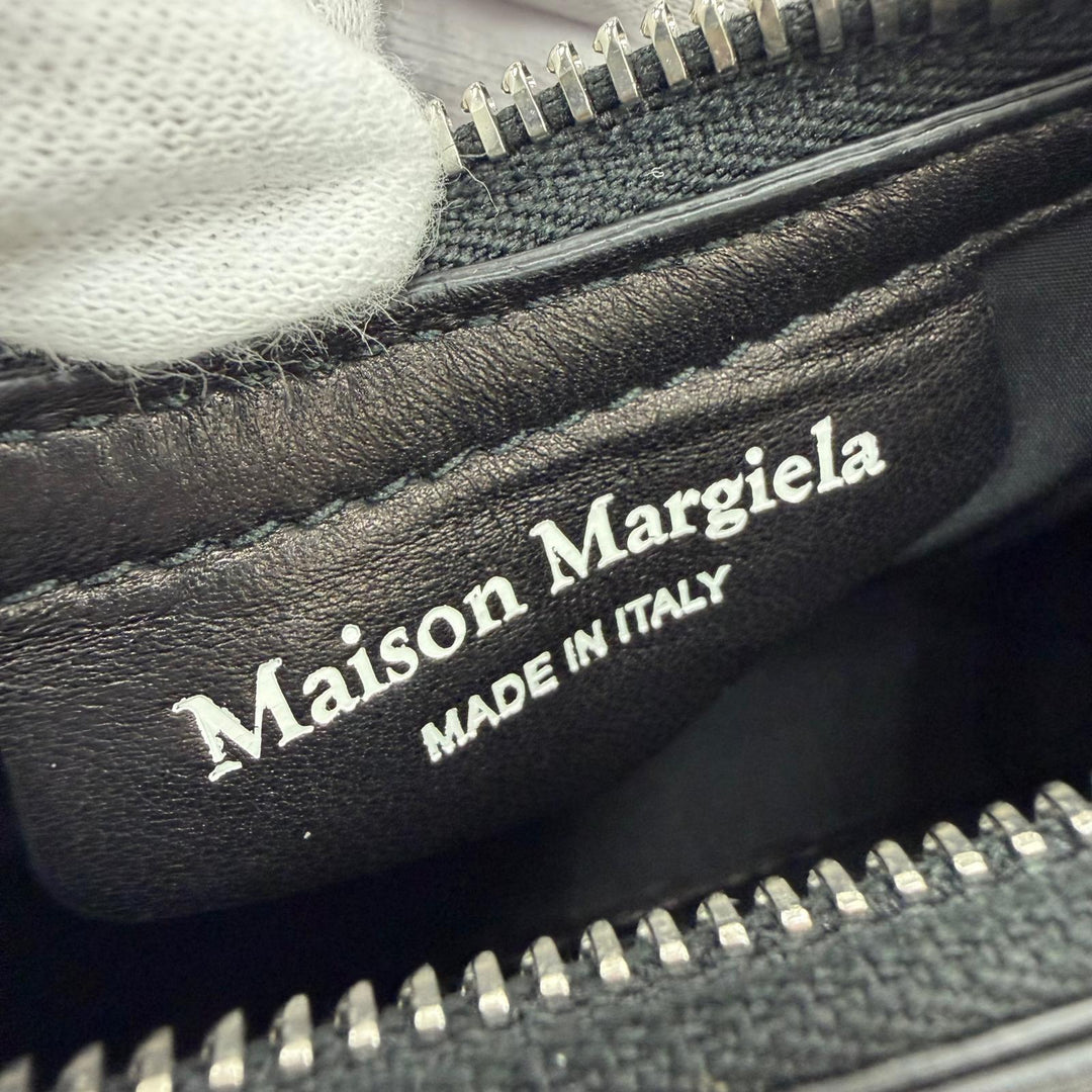 Great Maison Margiela 11 Gram Slam Hobo Micro Chain Shoulder Bag SB1WG0021