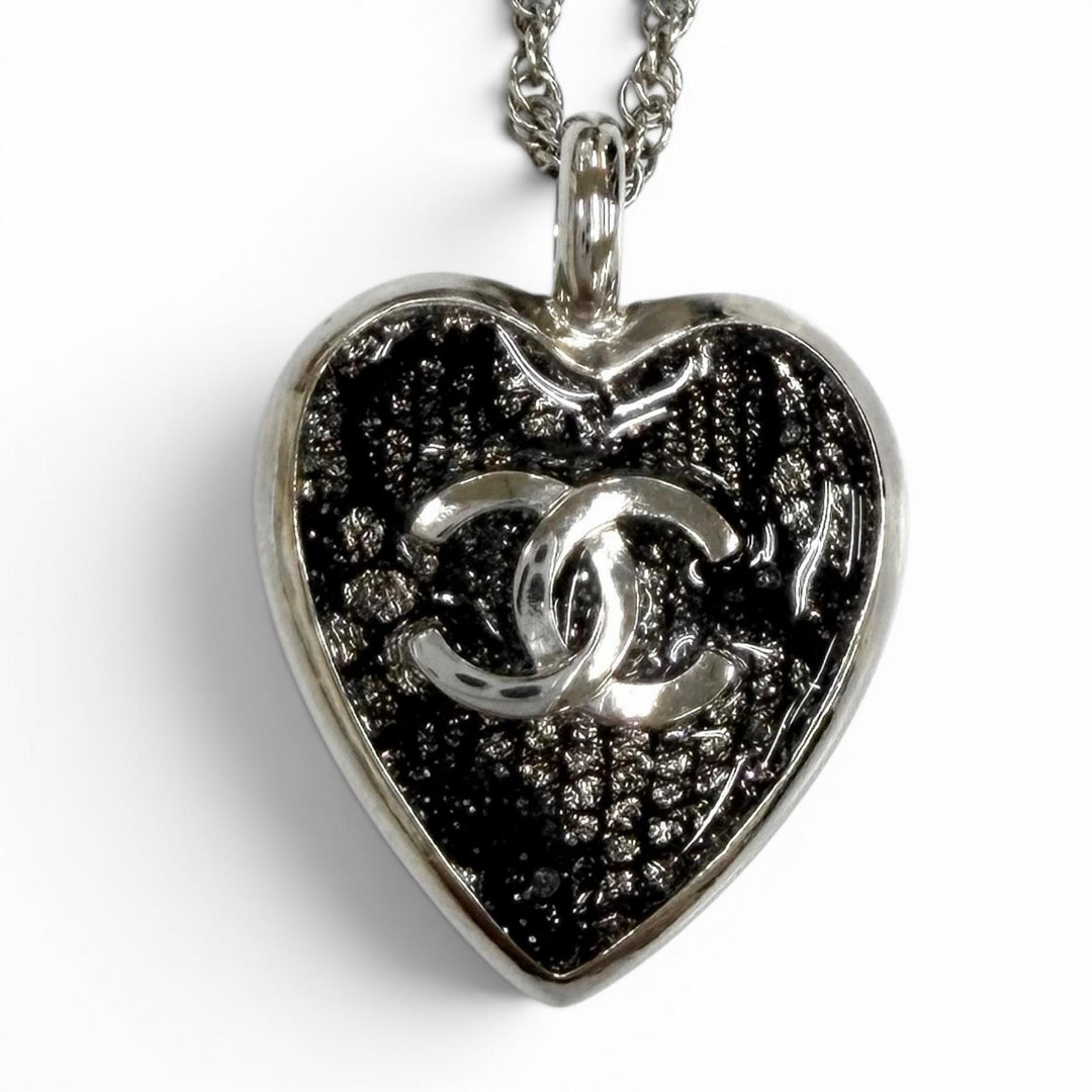 Great CHANEL Necklace COCO Mark Heart Lace Silver Women C24K