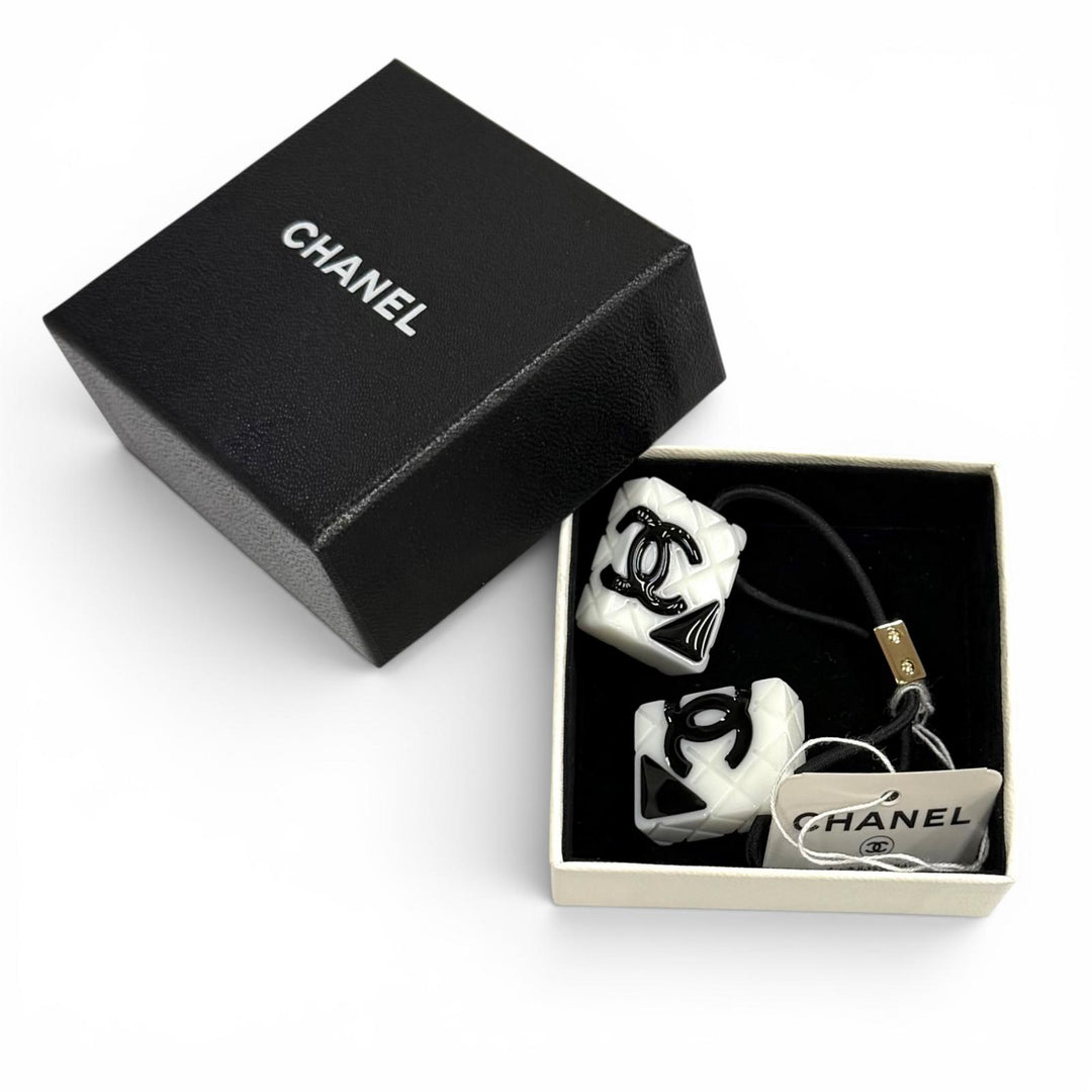 Pristine CHANEL hair accessory COCO Mark Matelassé Hair Tie white Women 05C