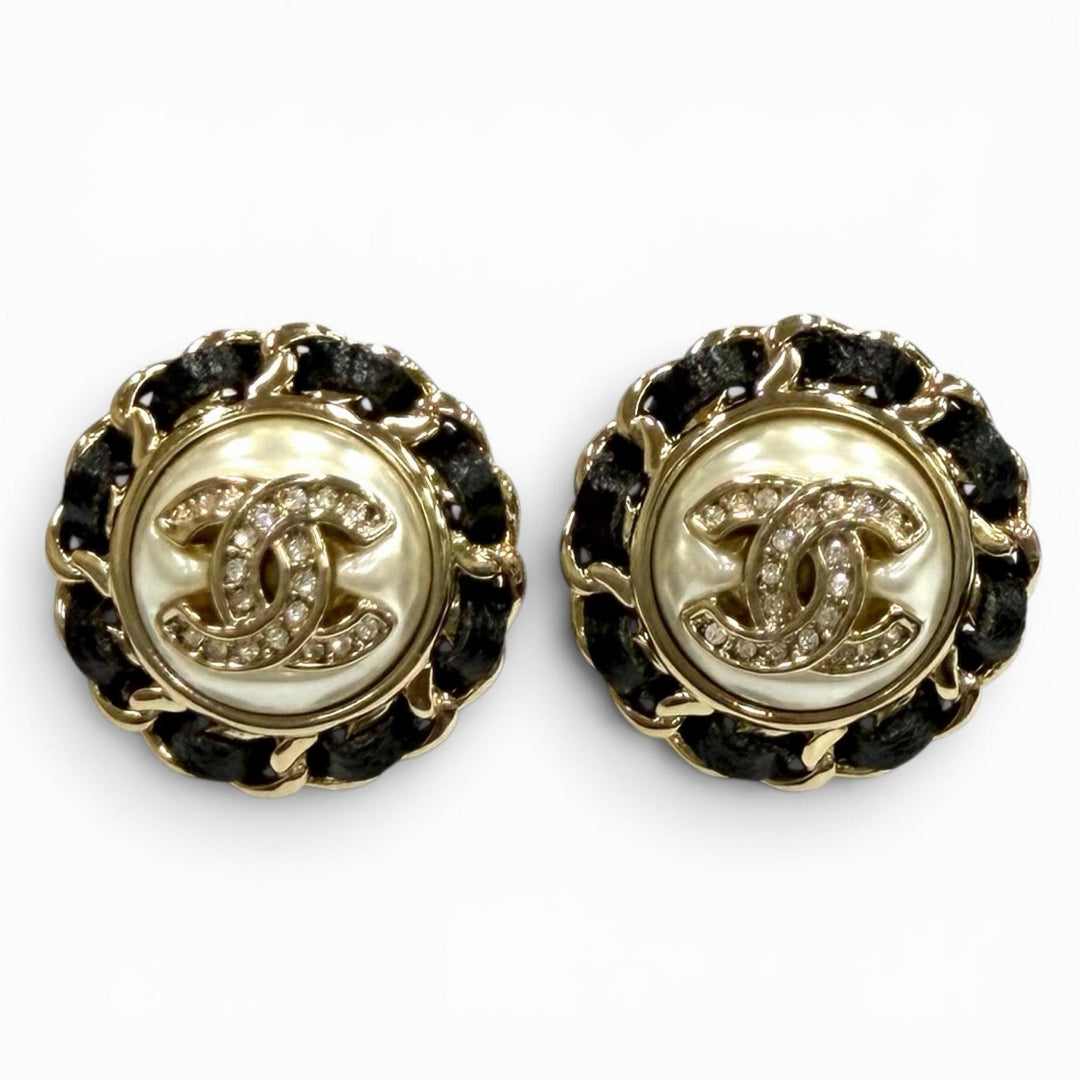 Excellent CHANEL Pierce COCO Mark Crystal Leather Trim Pearl white Women B25