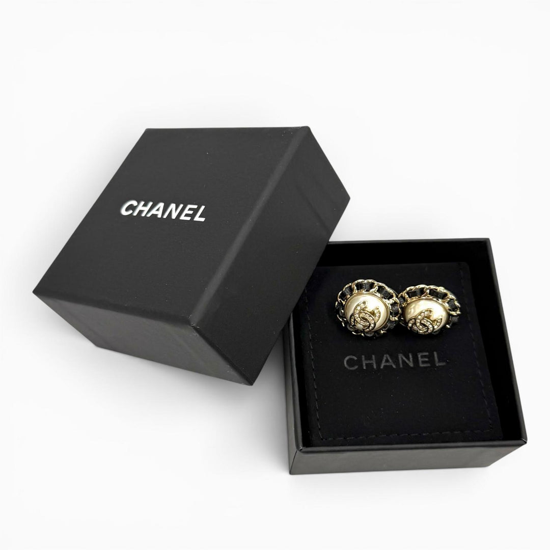 Excellent CHANEL Pierce COCO Mark Crystal Leather Trim Pearl white Women B25