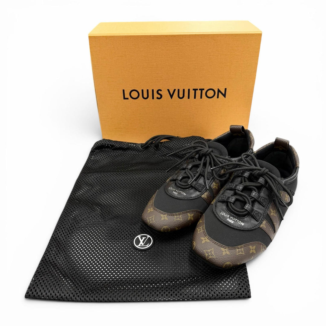 Excellent LOUIS VUITTON Low cut sneakers LV Sneakers Carina Monogram canvas 35