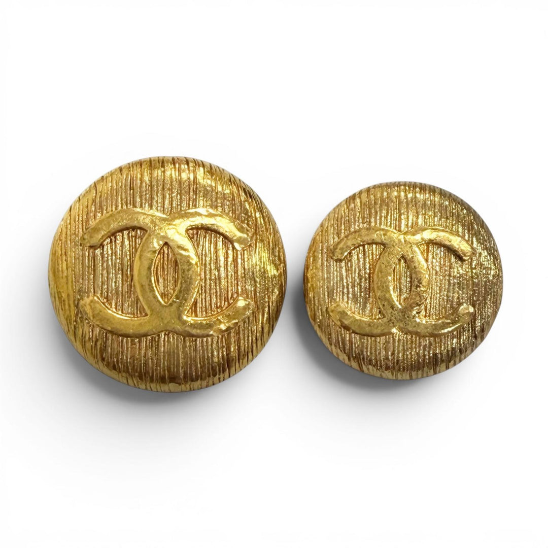 Great CHANEL button COCO Mark Buttons: 6 large, 6 small, total 12 gold Women