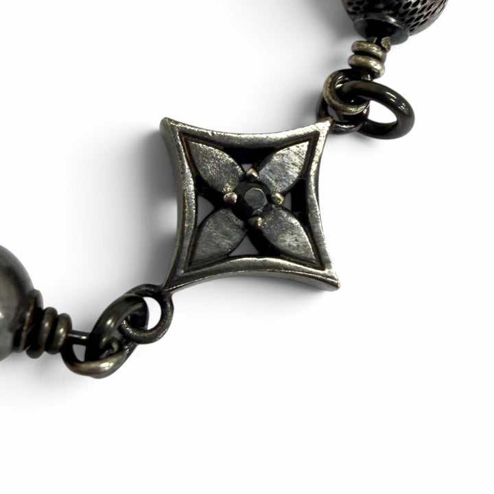 Very Good LOUIS VUITTON bracelet LV Pearl Monogram Flower