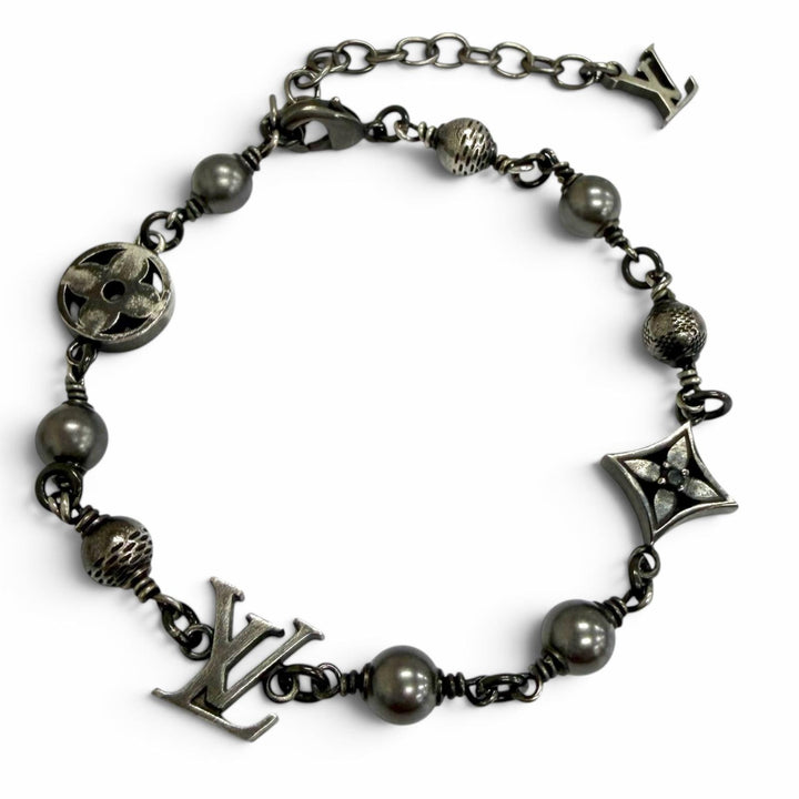 Very Good LOUIS VUITTON bracelet LV Pearl Monogram Flower