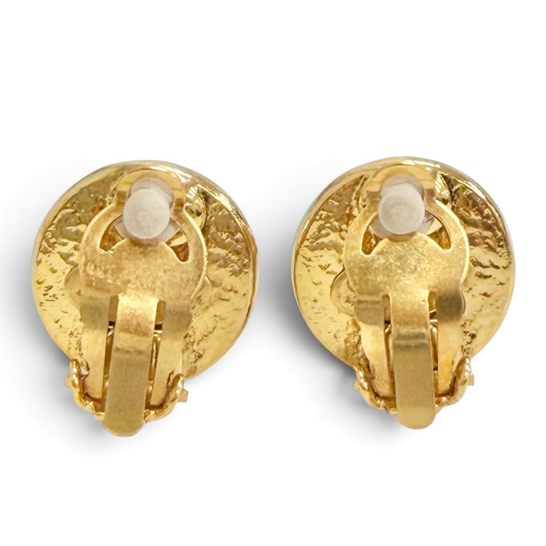Great CHANEL Earring COCO Mark Eco Pearl Clip-on Earrings gold Women 94A