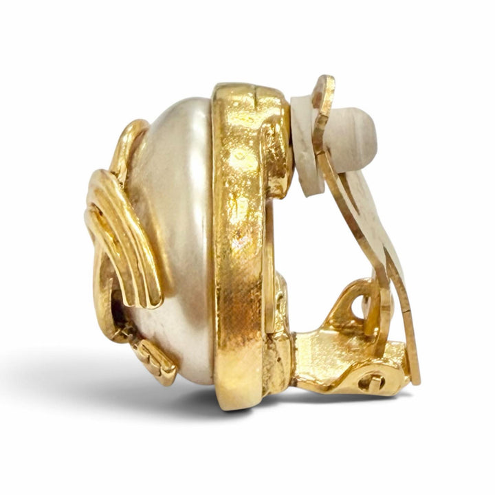Great CHANEL Earring COCO Mark Eco Pearl Clip-on Earrings gold Women 94A
