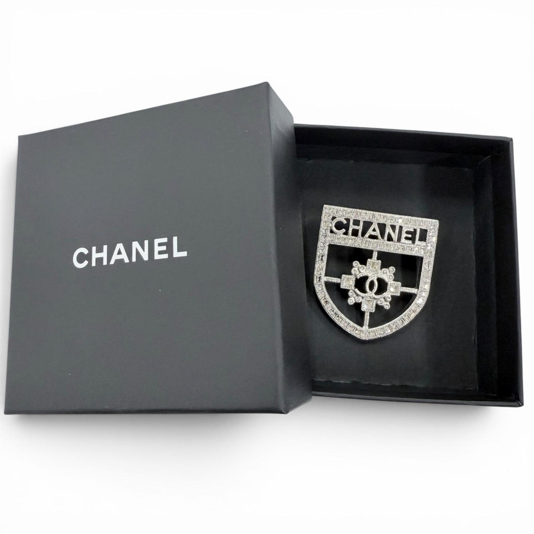 Excellent CHANEL Brooch Emblem Logo COCO Mark Silver Women B15B