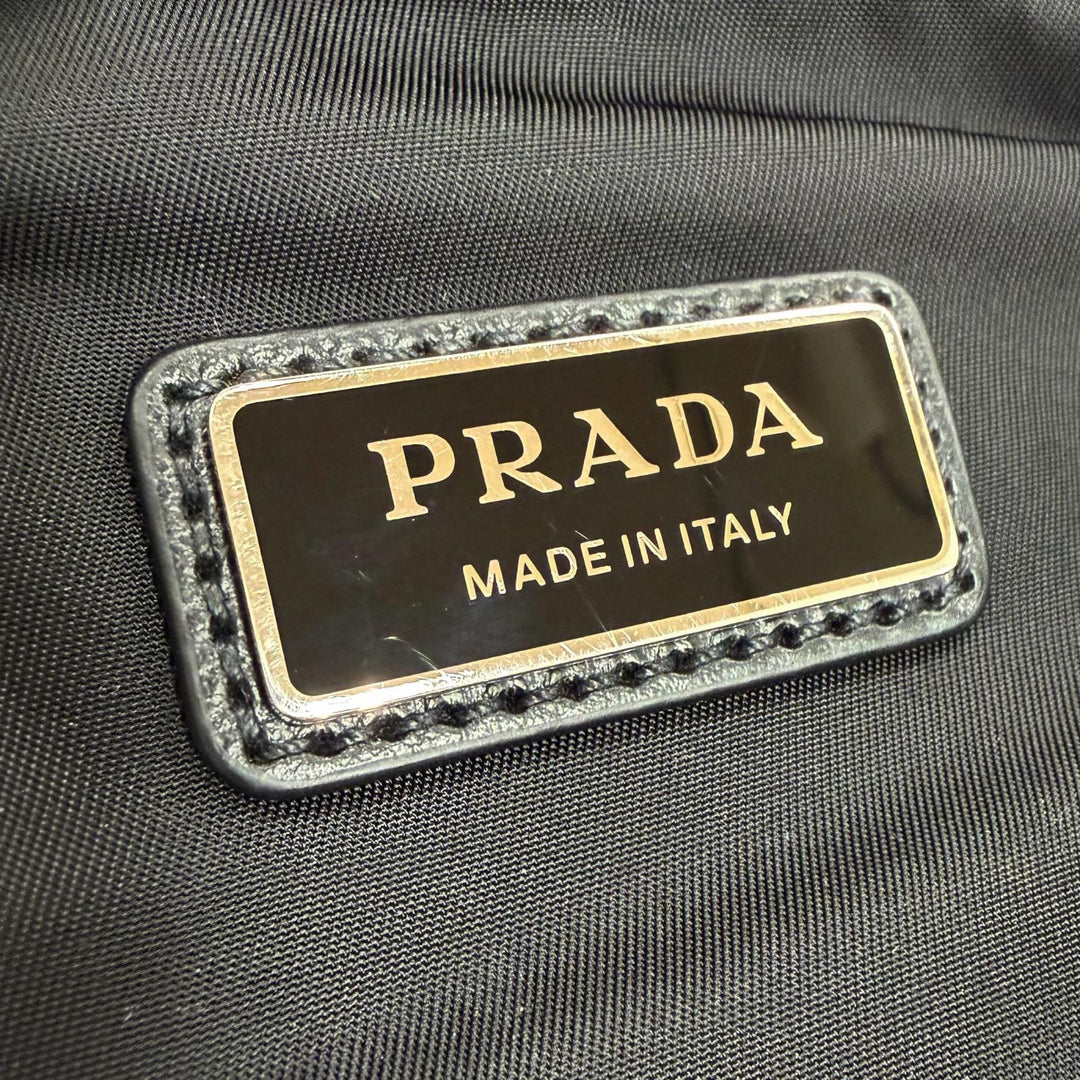 Very Good PRADA Shoulder Bag black Nylon mens 2VH147