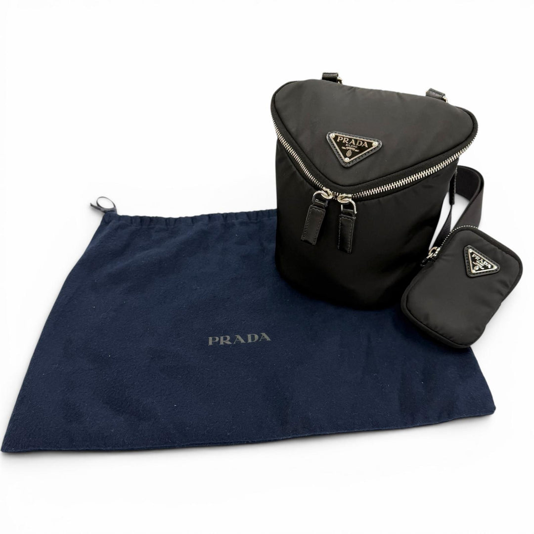 Very Good PRADA Shoulder Bag black Nylon mens 2VH147