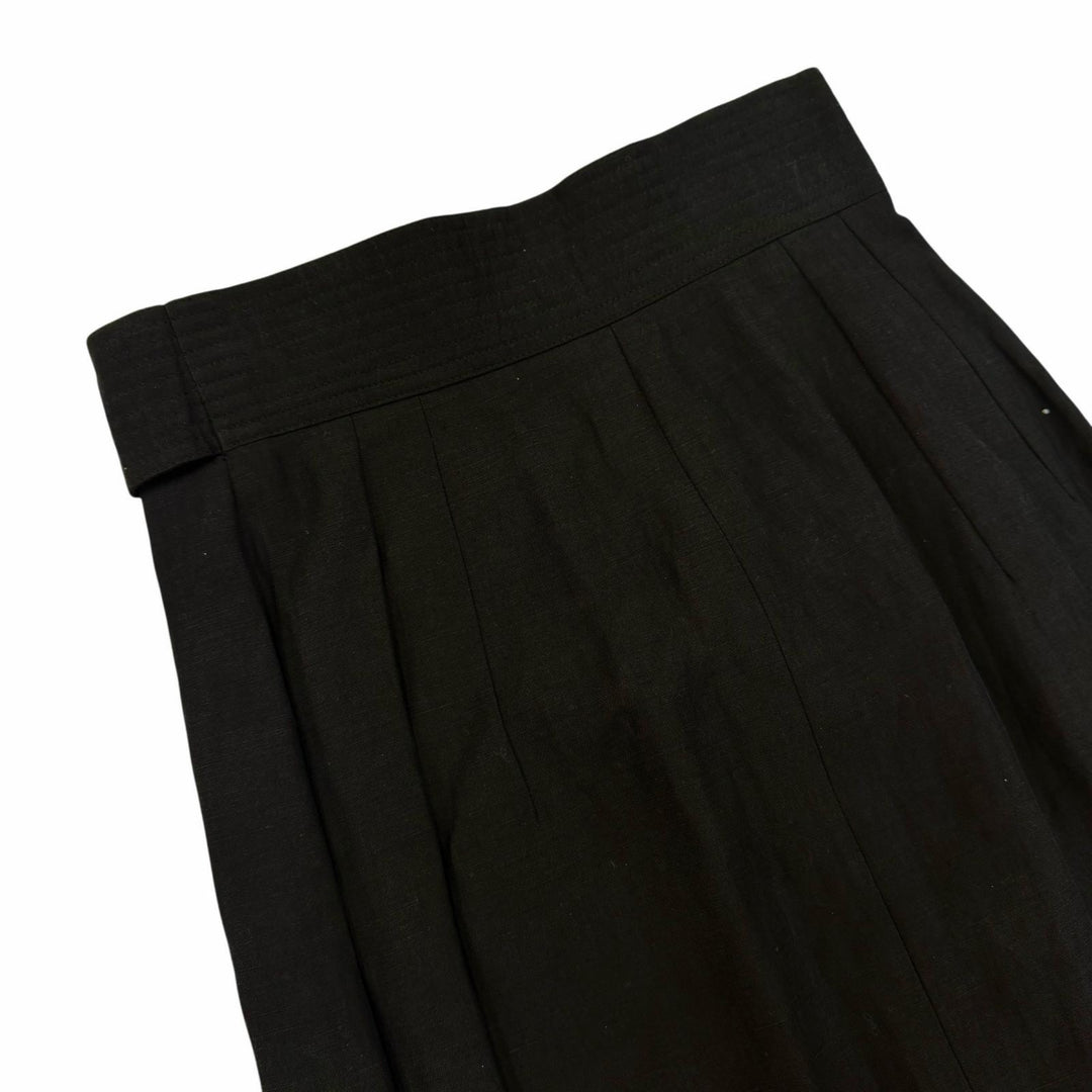 Great GUCCI Wrap skirt Tom Ford era, with logo buttons and belt. black silk 38