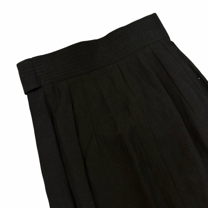 Great GUCCI Wrap skirt Tom Ford era, with logo buttons and belt. black silk 38