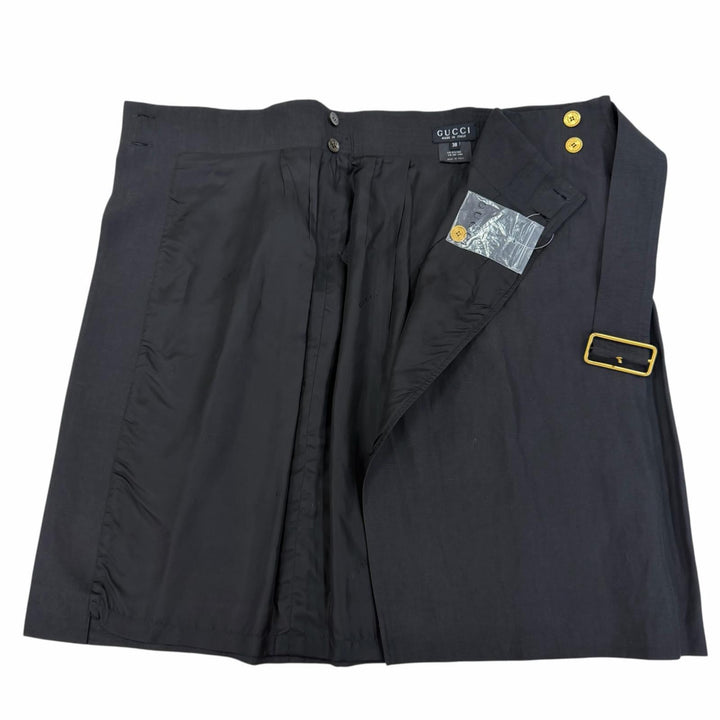 Great GUCCI Wrap skirt Tom Ford era, with logo buttons and belt. black silk 38