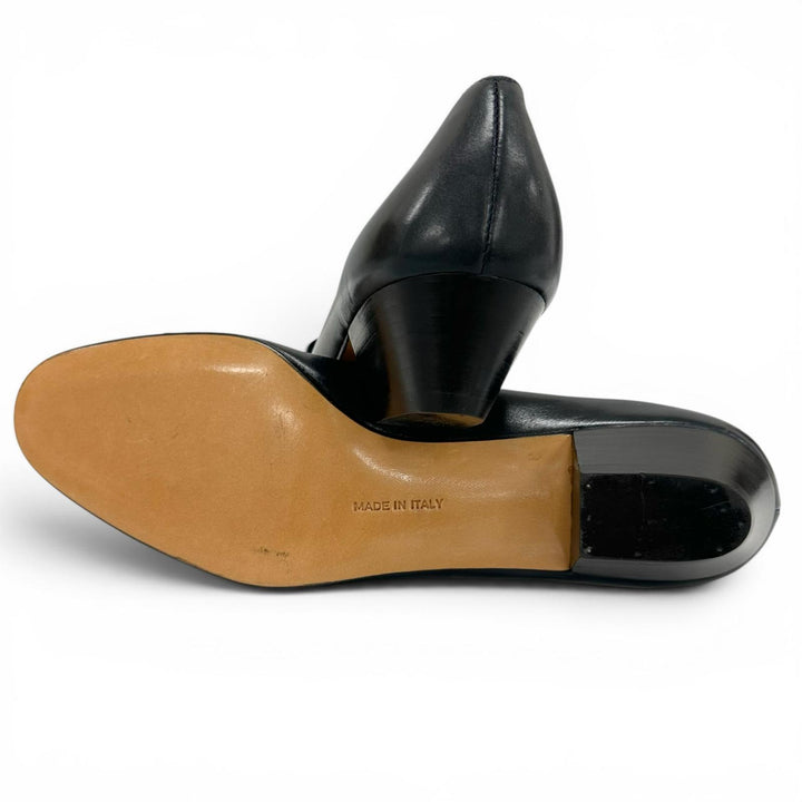 Pristine Salvatore Ferragamo pumps Vala With logo, round toe Navy leather 6.5