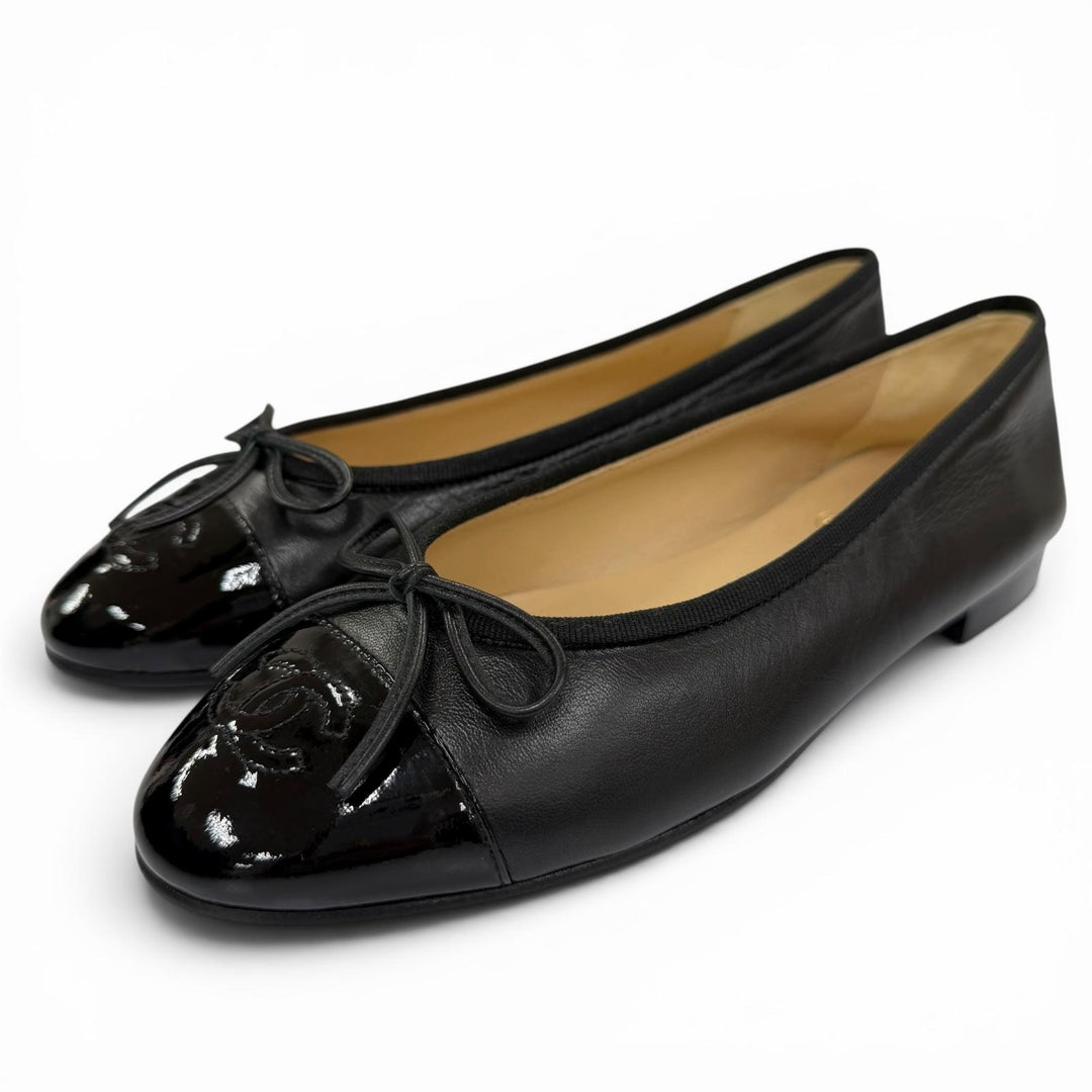Pristine CHANEL Ballet shoes ballerina COCO Mark flat pumps black 37 G02819