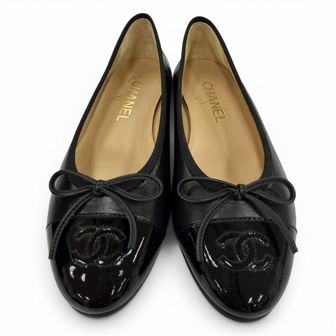 Pristine CHANEL Ballet shoes ballerina COCO Mark flat pumps black 37 G02819