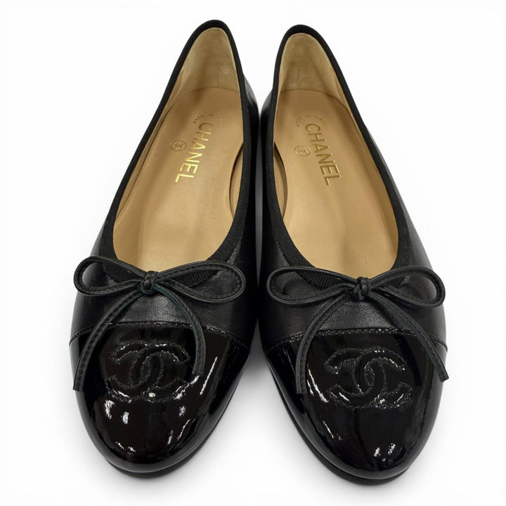 Pristine CHANEL Ballet shoes ballerina COCO Mark flat pumps black 37 G02819