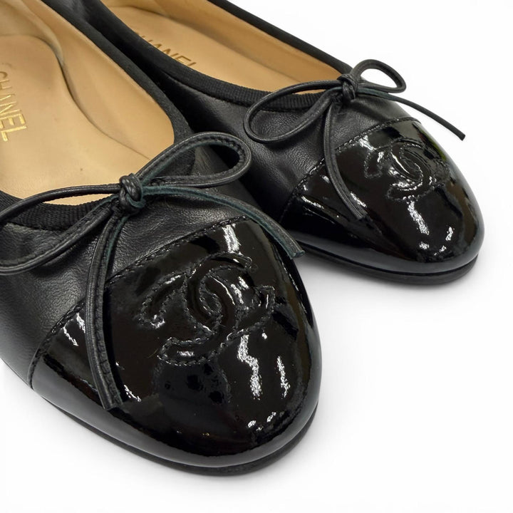 Pristine CHANEL Ballet shoes ballerina COCO Mark flat pumps black 37 G02819