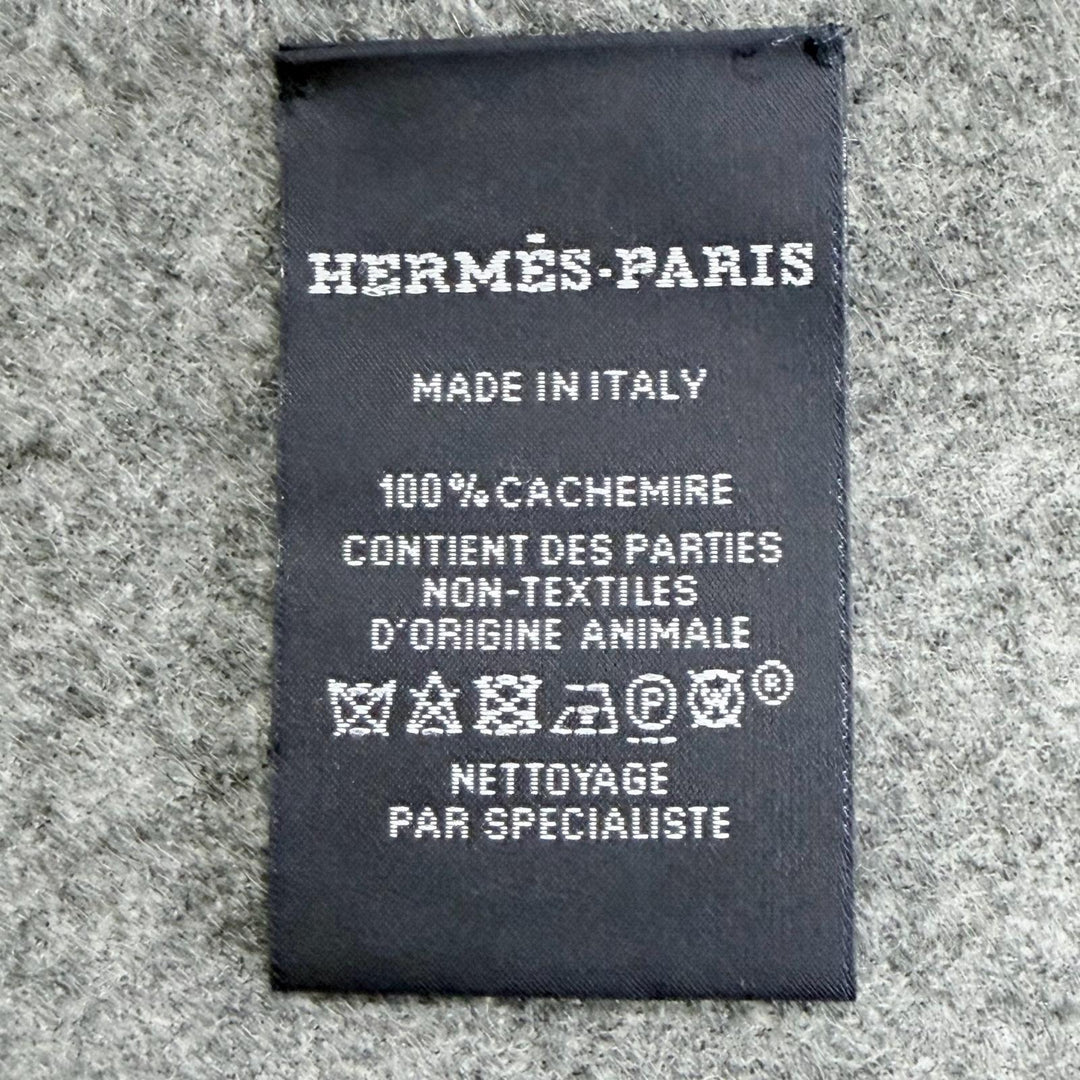 Excellent HERMES Velki Love Large shawl with logo leather patch gray cashmere