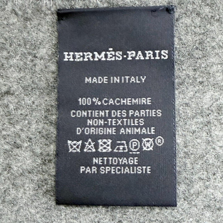 Excellent HERMES Velki Love Large shawl with logo leather patch gray cashmere