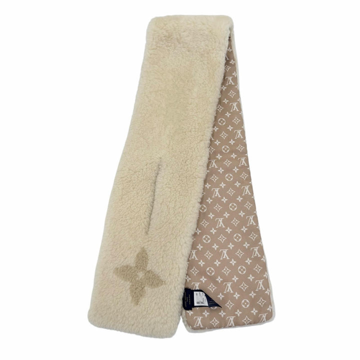 Excellent LOUIS VUITTON Monogram Shearling Scarf LV logo shearling Sheep M92894