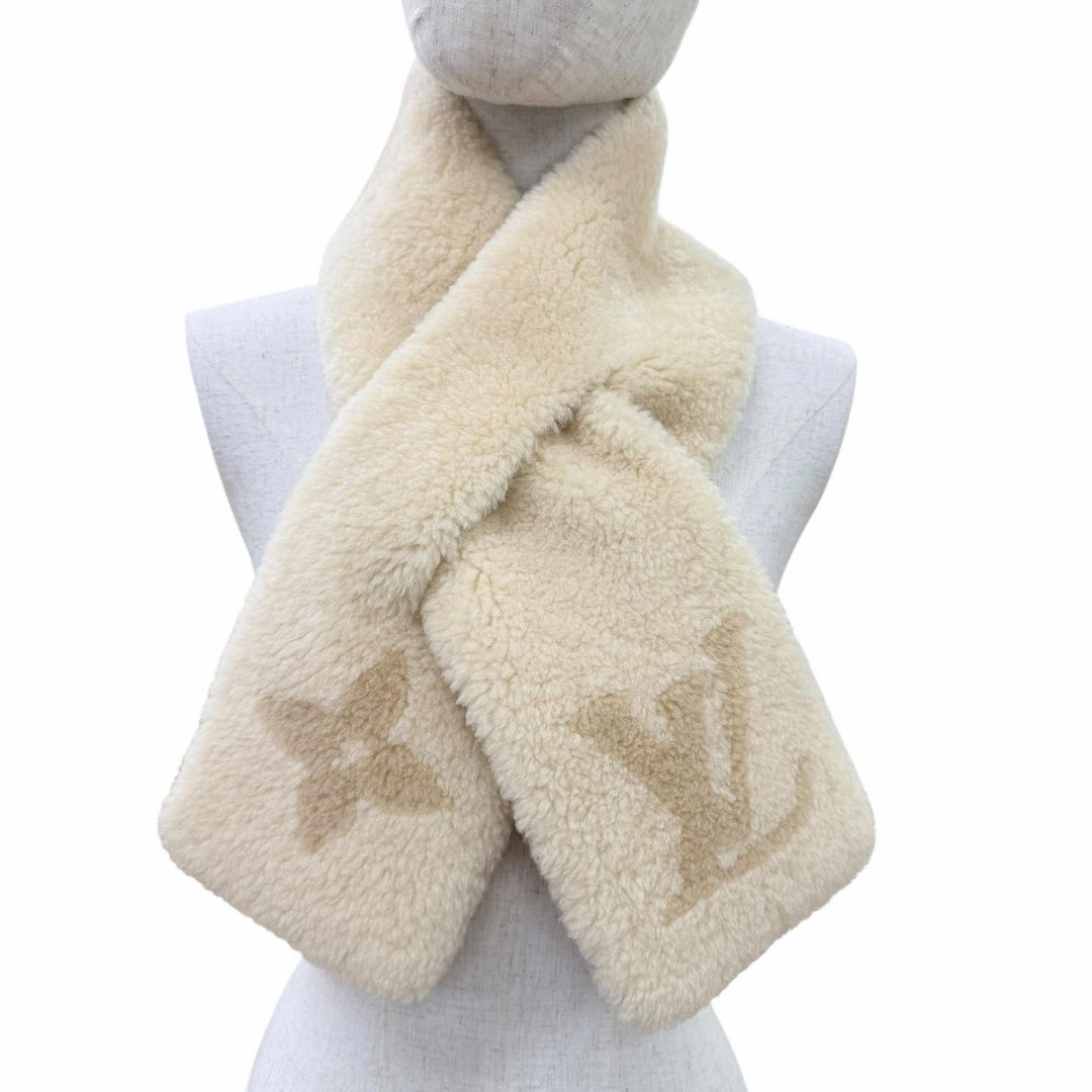 Excellent LOUIS VUITTON Monogram Shearling Scarf LV logo shearling Sheep M92894