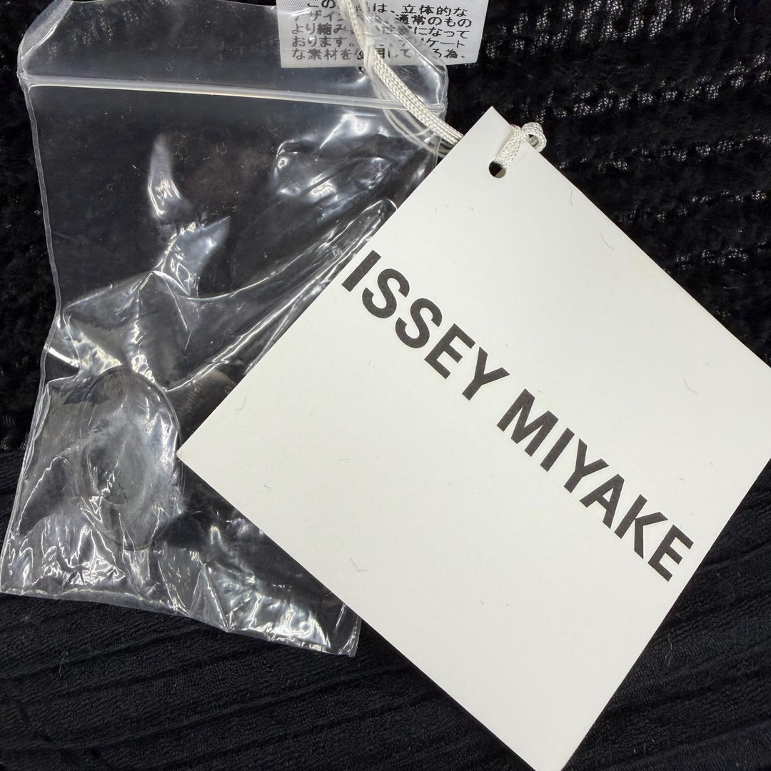 Pristine ISSEY MIYAKE coat Pleated Switching Design Black series 2 IM64-FA512