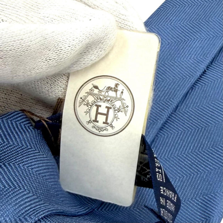 Pristine HERMES tie H logo Chaine d'Ancre embossed silk mens