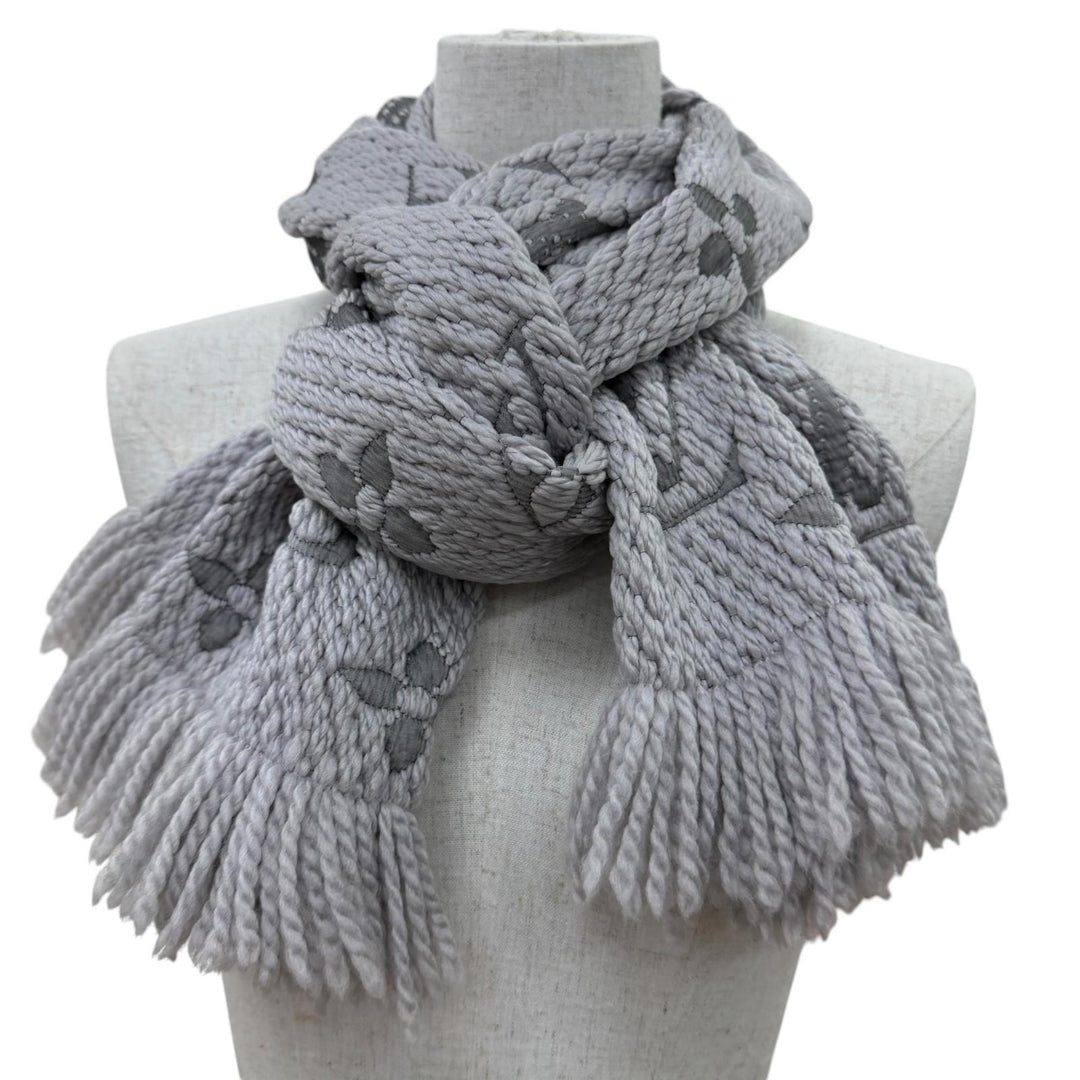 Great LOUIS VUITTON Scarf Escalp Logo Mania Monogram fringe wool Women M74742