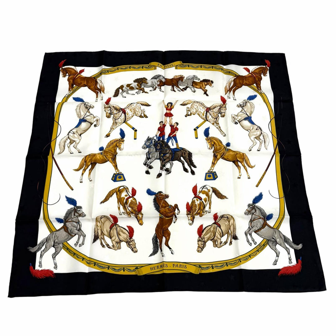 Excellent HERMES scarf EN PISTE on stage white silk Women