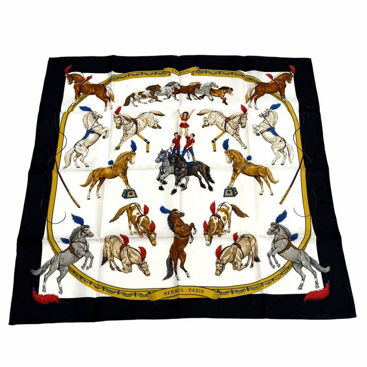 Excellent HERMES scarf EN PISTE on stage white silk Women