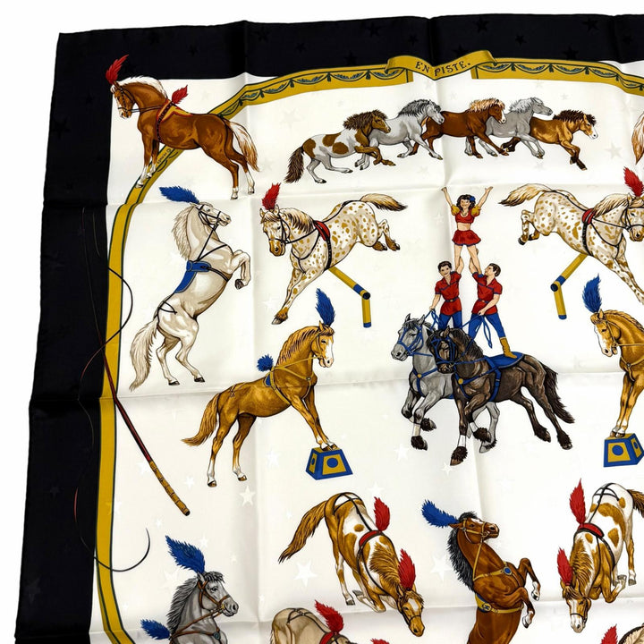 Excellent HERMES scarf EN PISTE on stage white silk Women