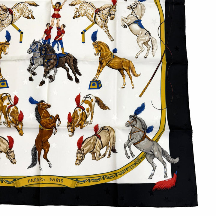 Excellent HERMES scarf EN PISTE on stage white silk Women