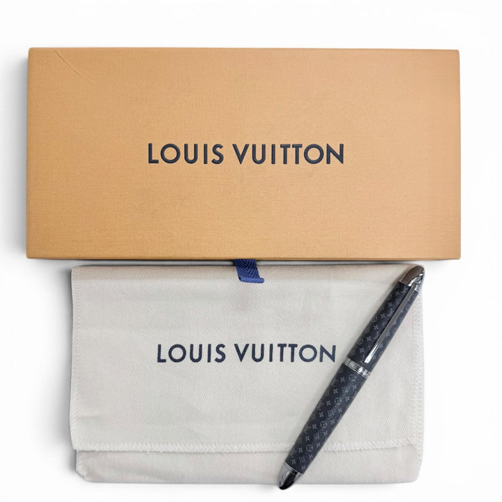 Excellent LOUIS VUITTON Doc Monogram Eclipse Rollerball Pen Current GI1494