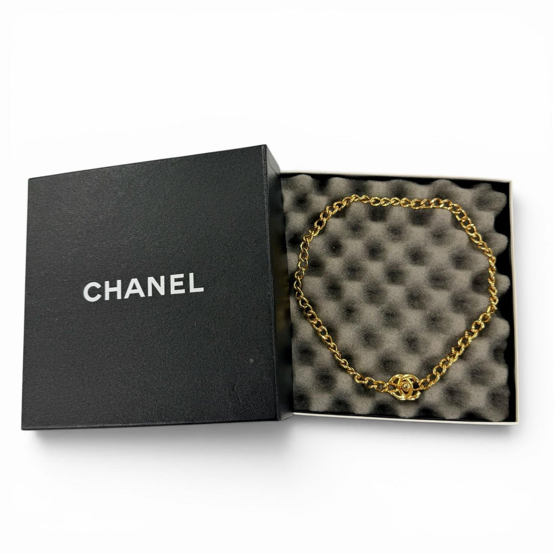 Excellent CHANEL Necklace COCO Mark Turnlock gold Women 96A