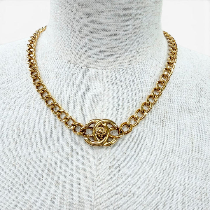 Excellent CHANEL Necklace COCO Mark Turnlock gold Women 96A