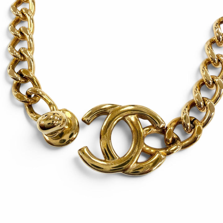 Excellent CHANEL Necklace COCO Mark Turnlock gold Women 96A