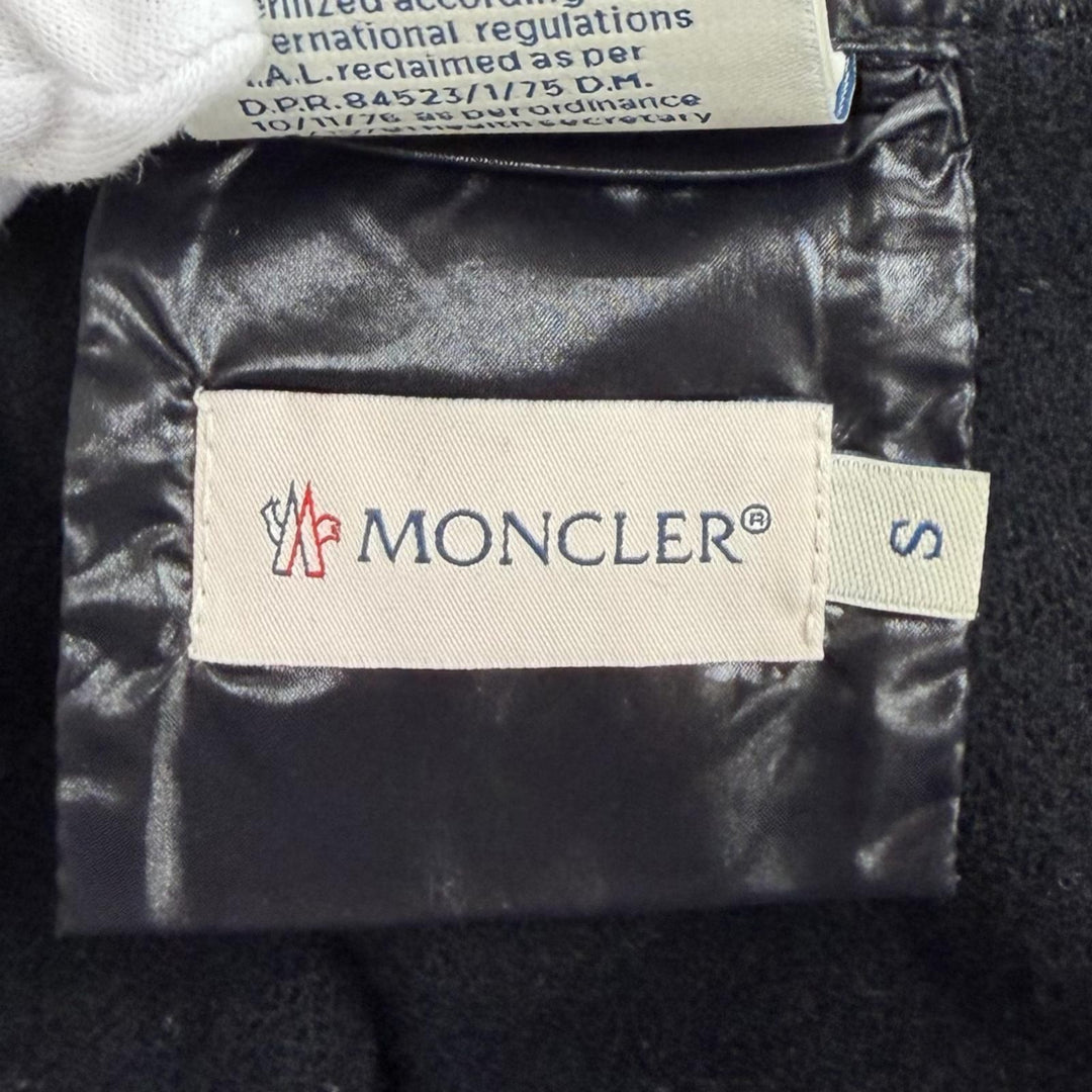 Great MONCLER poncho MANTELLA black Nylon Women S