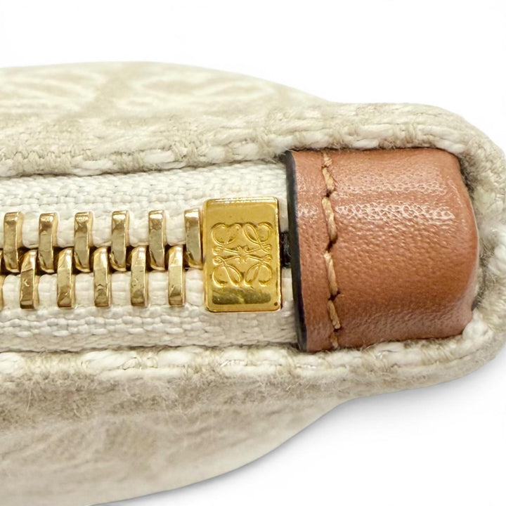 Great LOEWE Clutch bag OBLONG POUCH Anagram logo leather patch C821C63X05
