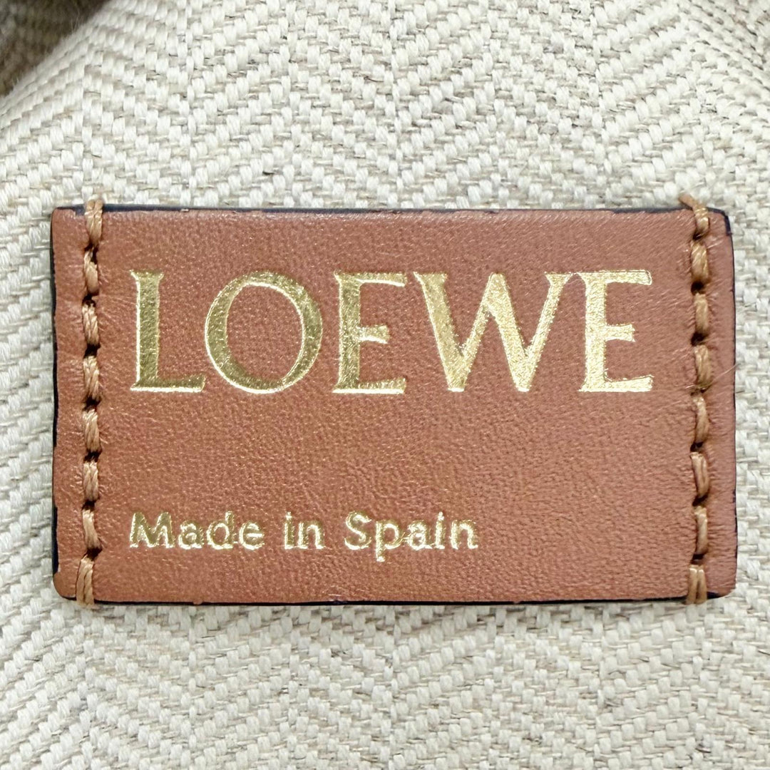 Great LOEWE Clutch bag OBLONG POUCH Anagram logo leather patch C821C63X05