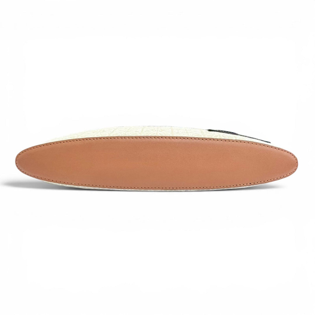 Great LOEWE Clutch bag OBLONG POUCH Anagram logo leather patch C821C63X05