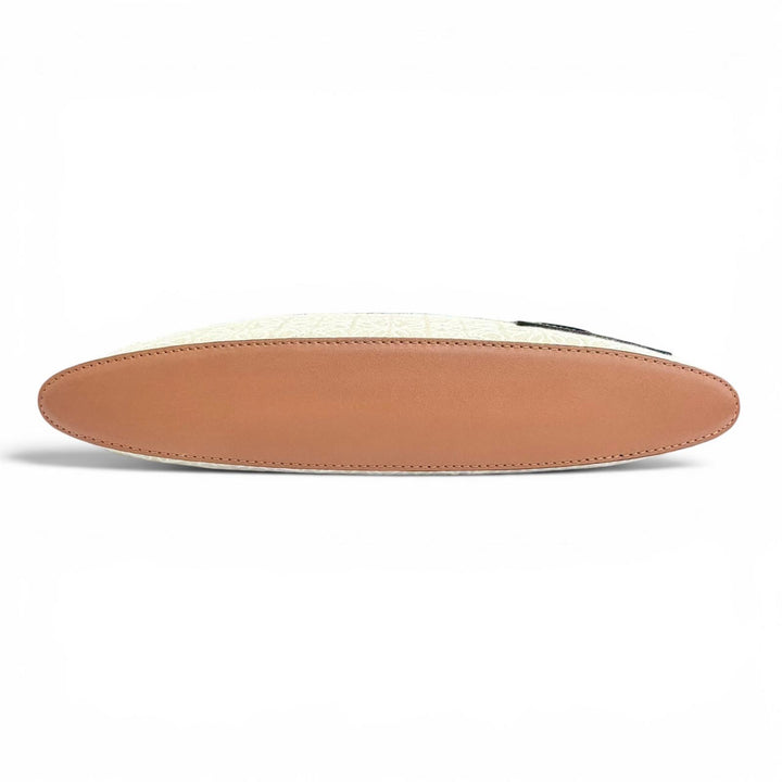 Great LOEWE Clutch bag OBLONG POUCH Anagram logo leather patch C821C63X05