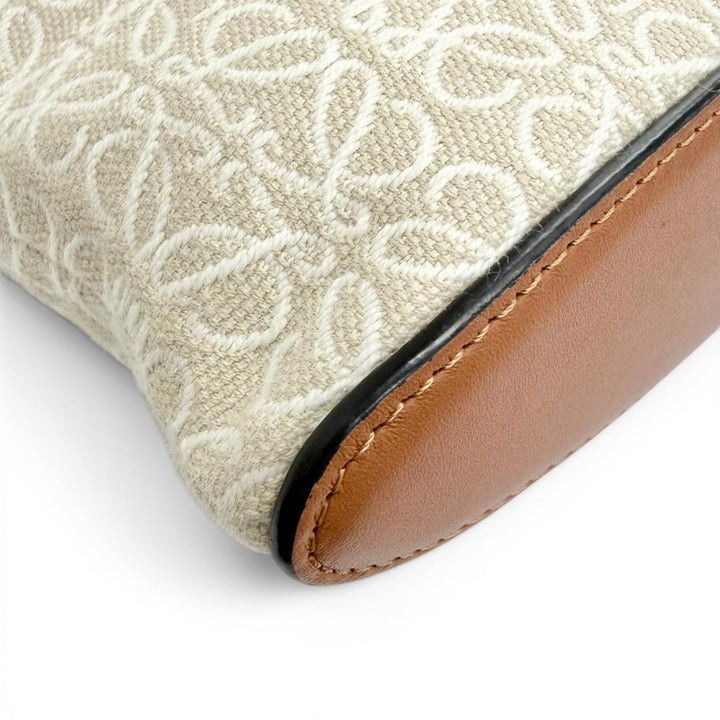 Great LOEWE Clutch bag OBLONG POUCH Anagram logo leather patch C821C63X05