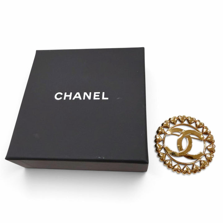 Great CHANEL Brooch COCO Mark Heart Circle gold Women L23P ABA278