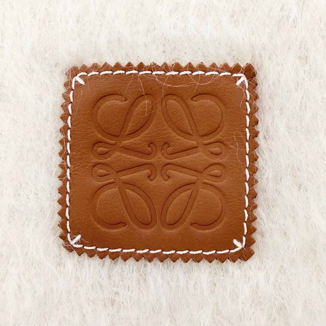 Excellent LOEWE Scarf Anagram leather patch with fringe Ivory mohair Women