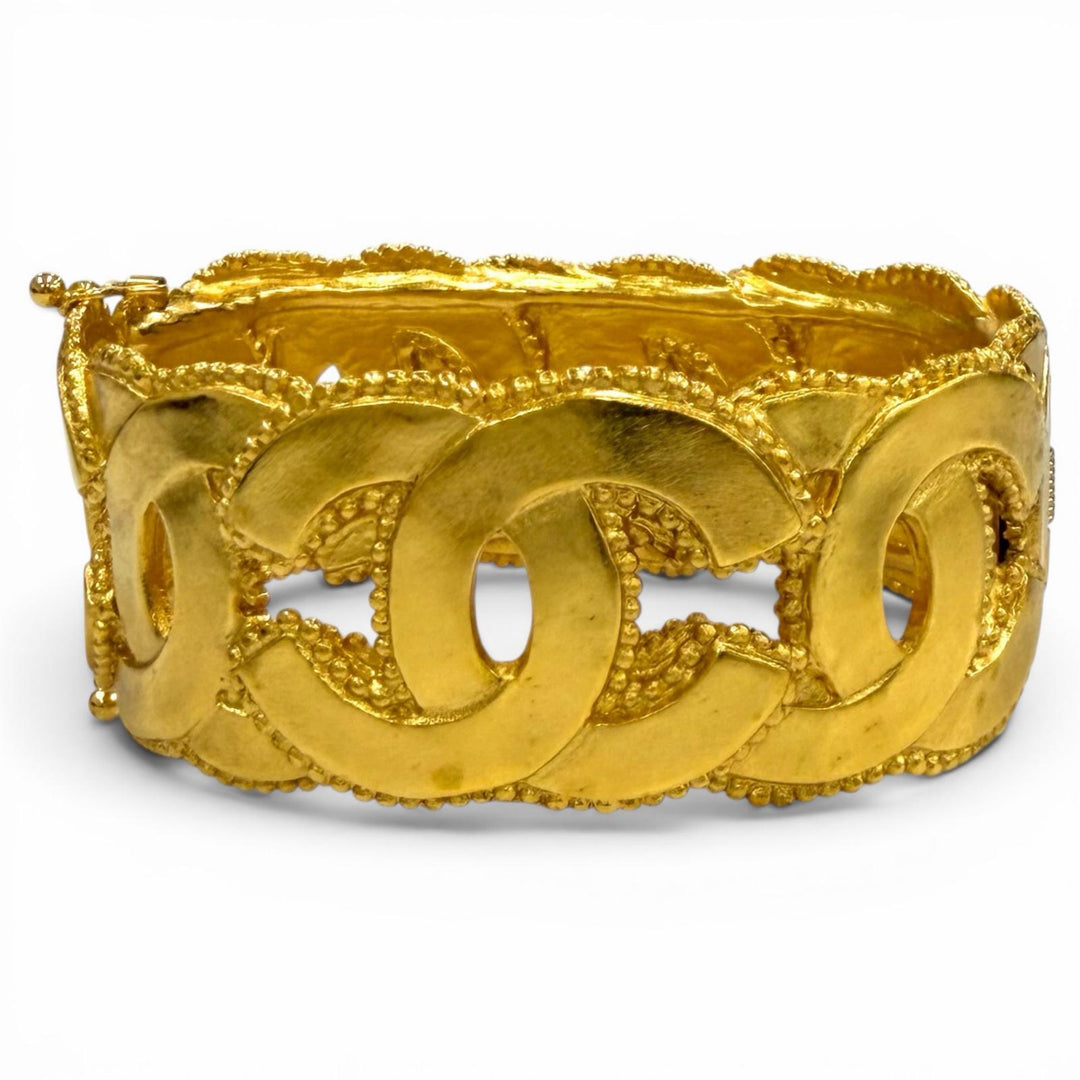 Excellent CHANEL bracelet COCO Mark Gold Bangle gold Women 96A