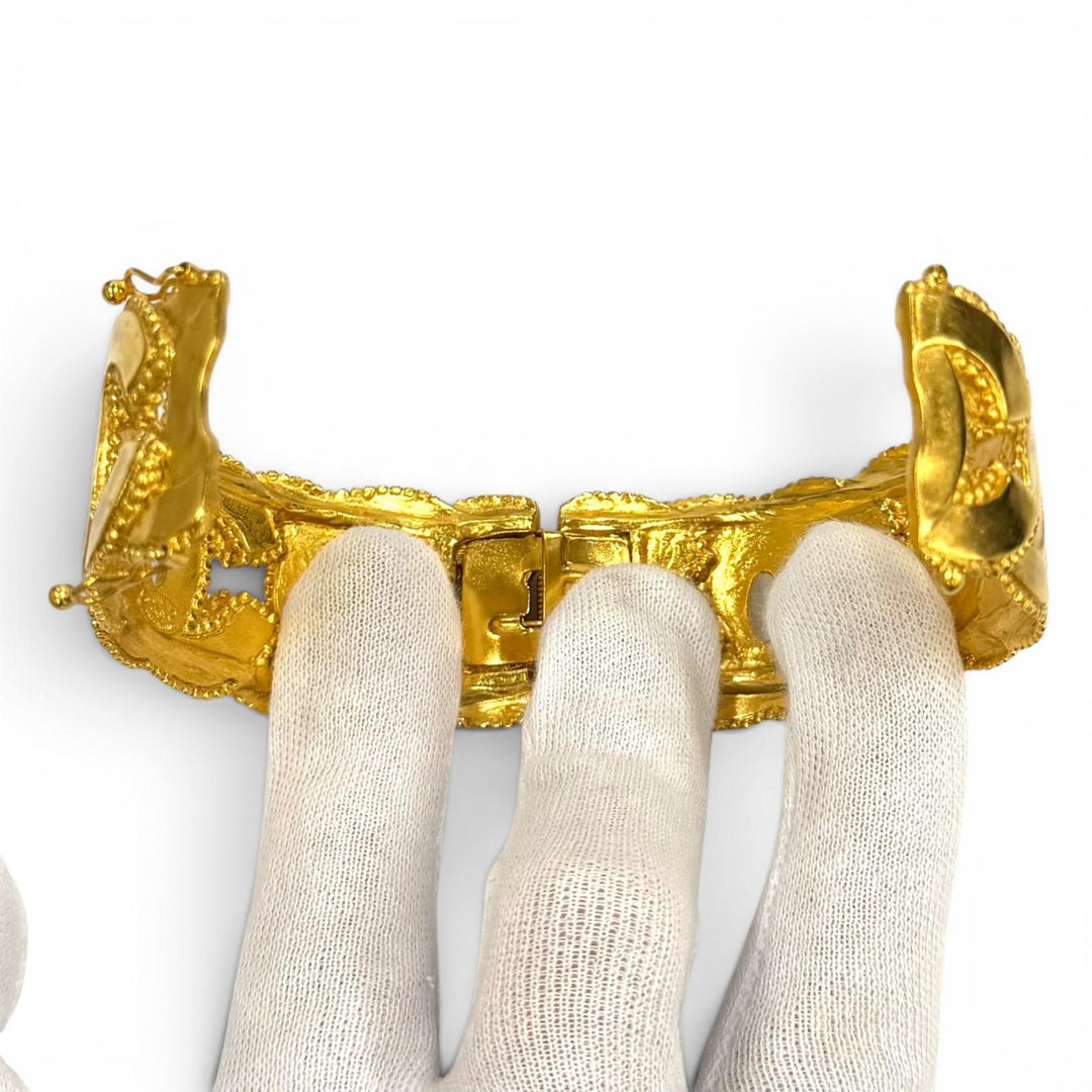 Excellent CHANEL bracelet COCO Mark Gold Bangle gold Women 96A