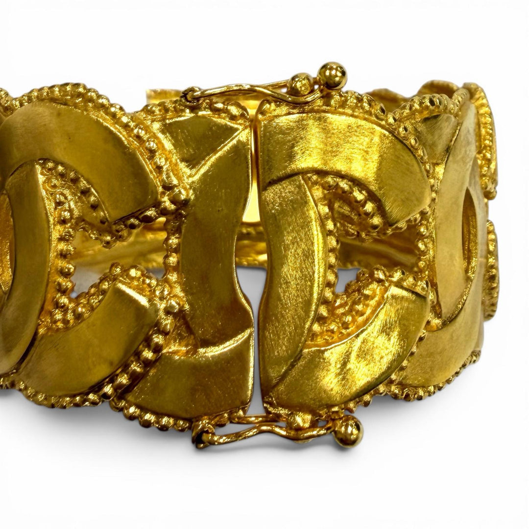 Excellent CHANEL bracelet COCO Mark Gold Bangle gold Women 96A